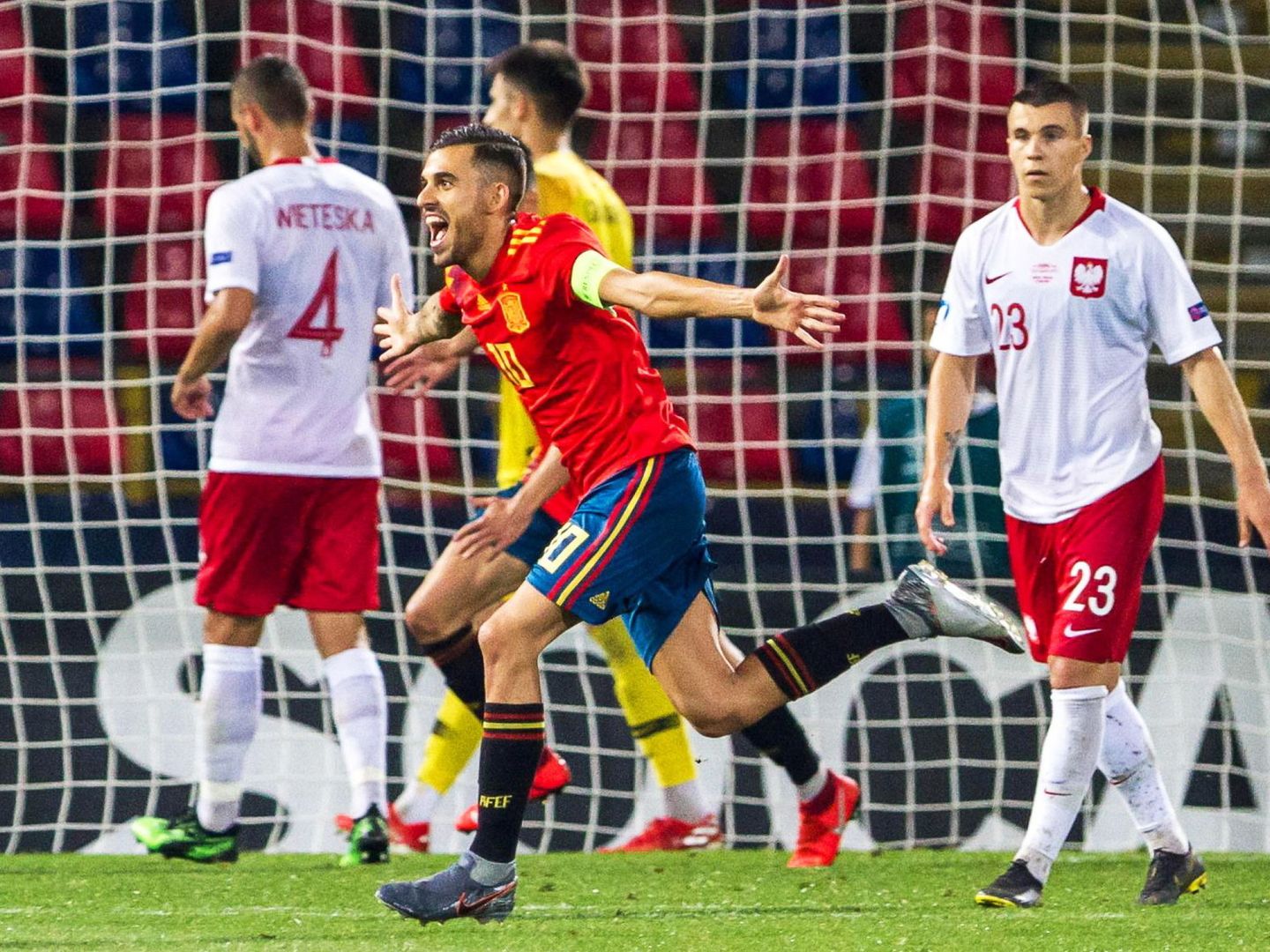 Ceballos celebra un gol con la Selección española Sub-21. (EFE)