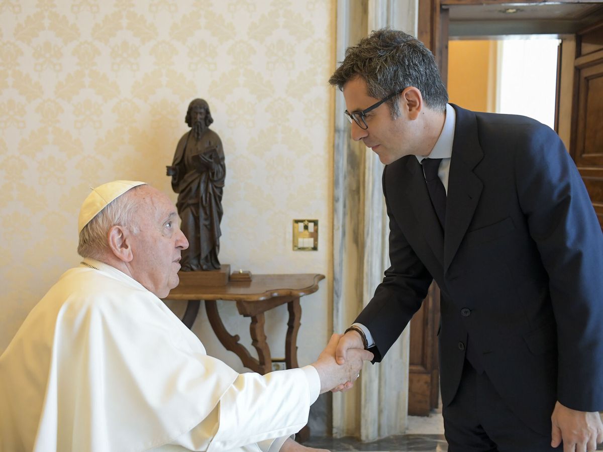 Foto: El papa Francisco recibe al ministro de la Presidencia, Félix Bolaños, en una audiencia privada en el Vaticano el pasado año. (EFE/Vaticanmedia)