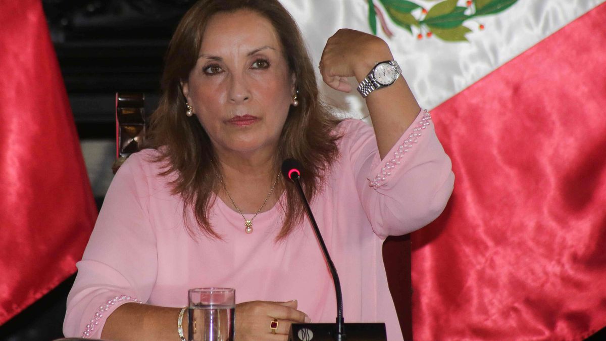 La presidenta de Perú, Dina Boluarte, pide "pasar la página" del caso Rolex