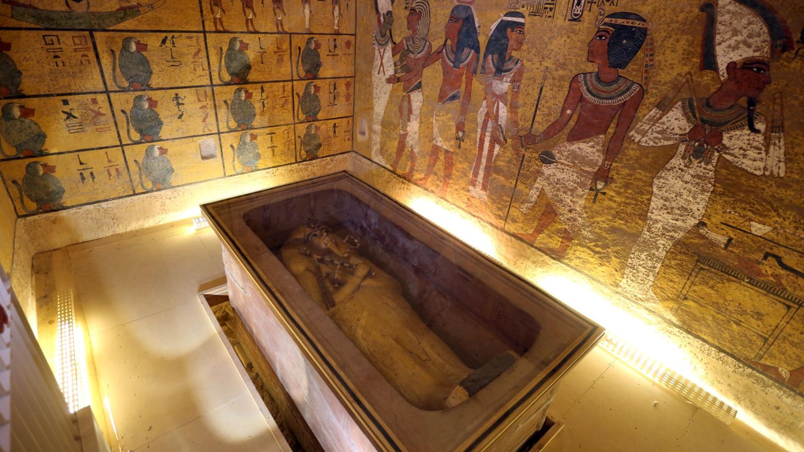 Foto: El sarcófago dorado de Tutankamón en el Valle de los Reyes. (Reuters)