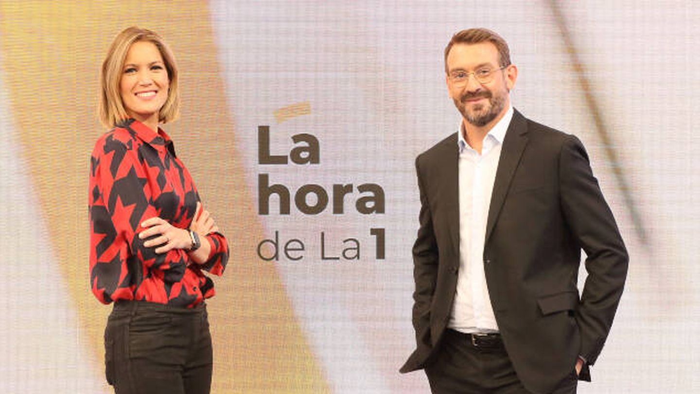 Marc Sala y Silvia Intxaurrondo, presentadores de 'La hora de La 1'. (TVE)