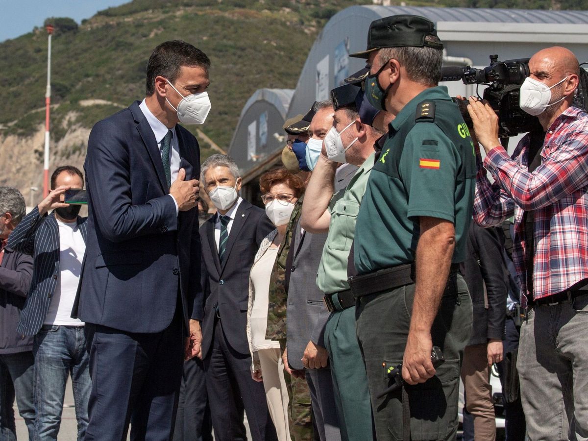 Foto: El presidente del Gobierno, Pedro Sánchez, a su llegada esta tarde a Ceuta. (EFE)