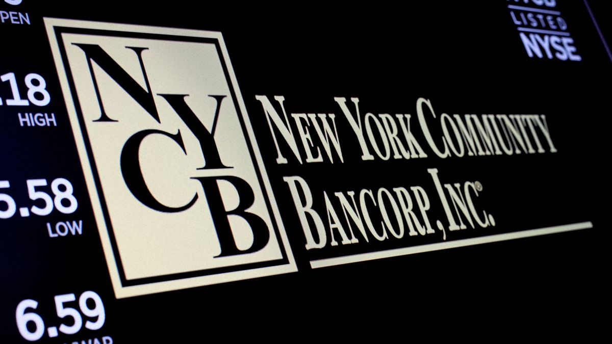 NYCB va camino de colapsar: Wall Street paraliza la cotización del banco tras caer un 40%
