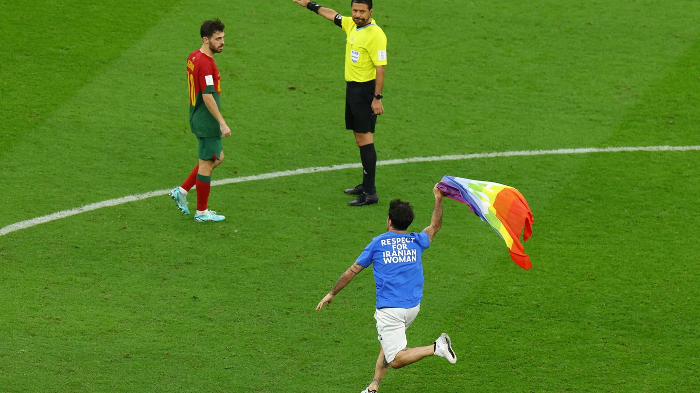 Mario Ferri, espontáneo que saltó al césped durante el Portugal-Uruguay del Mundial.