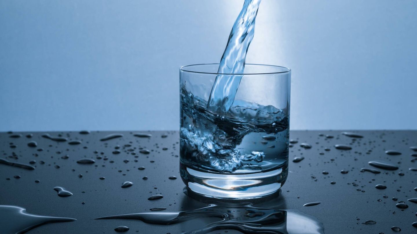 Beber agua acelera el metabolismo hasta un 30%. (Pexels/Pixabay)