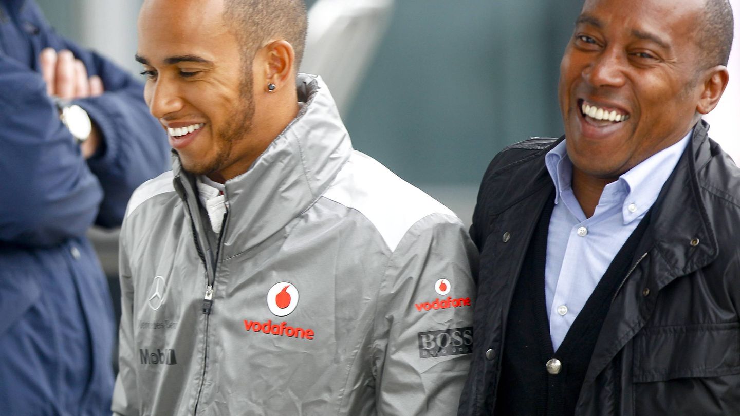 Lewis Hamilton junto a su padre en 2012. (EFE)