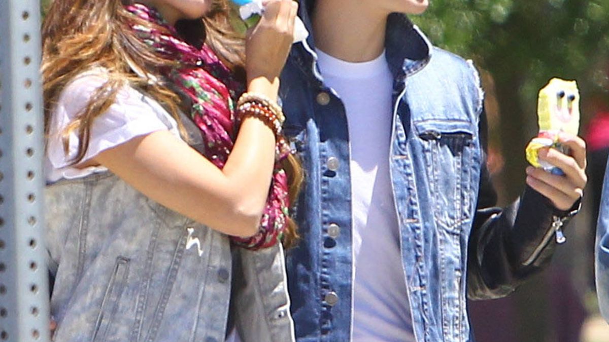 Justin Bieber, Selena Gomez y el furtivo beso que confirma que vuelven a ser novios