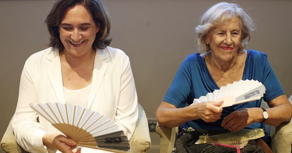 Foto: Ada Colau y Manuela Carmena, las dos alcaldesas que más cobraron en 2018. (EFE)