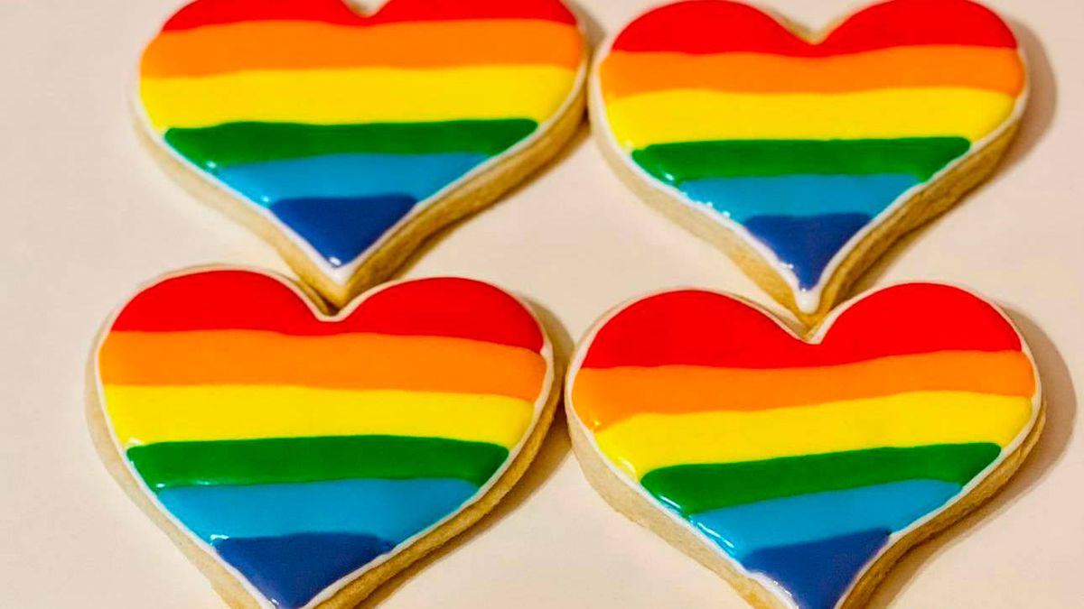 El boicot a una panadería por hacer galletas del Orgullo LGTBI logra el efecto contrario