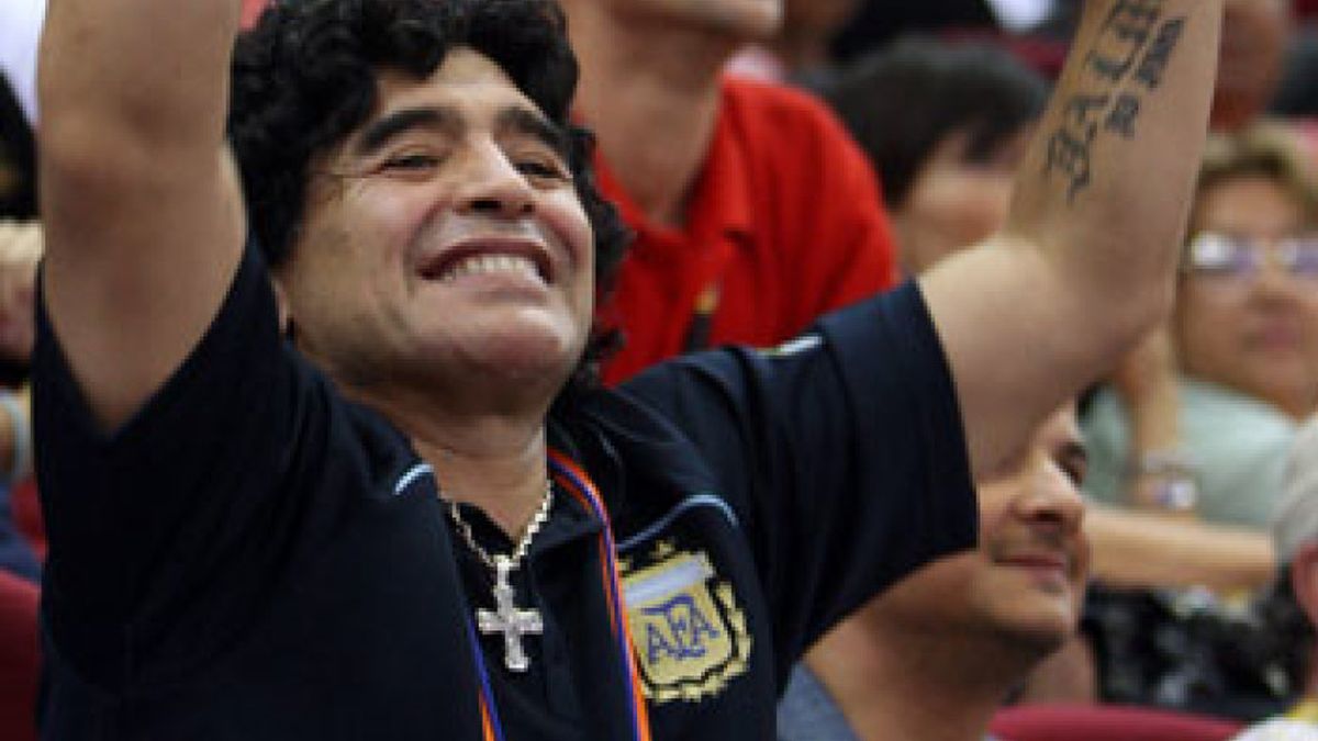 Maradona forma equipo para ser el próximo seleccionador argentino