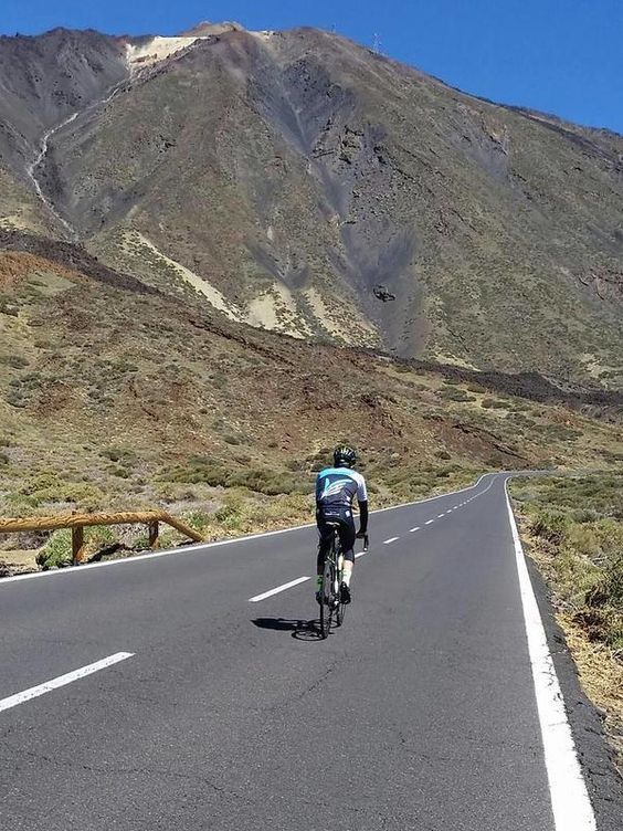 Contador entrenando en el Teide (Facebook: Alberto Contador).