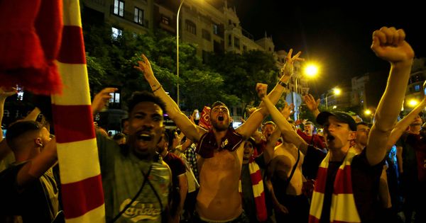 Foto: Seguidores del Liverpool en Madrid. (Reuters)