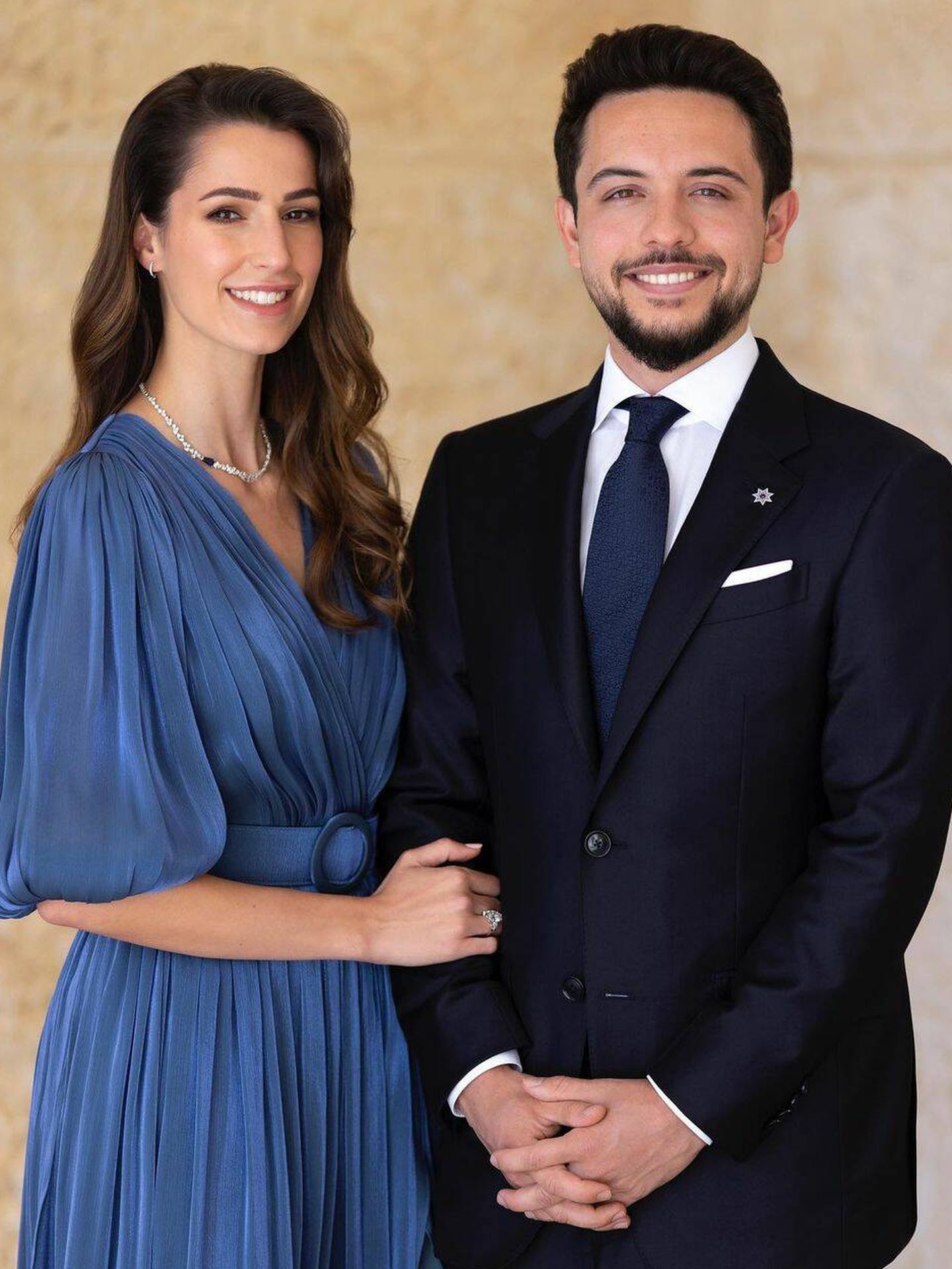 El príncipe Hussein y su prometida Rajwa. (Instagram/@ alhusseinjo)