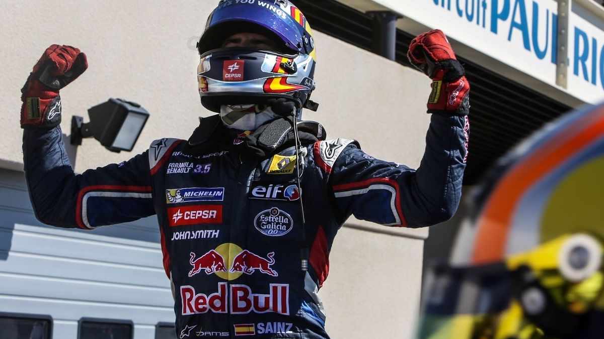 Carlos Sainz Jr cumple y es campeón de las World Series, ahora le toca a Red Bull