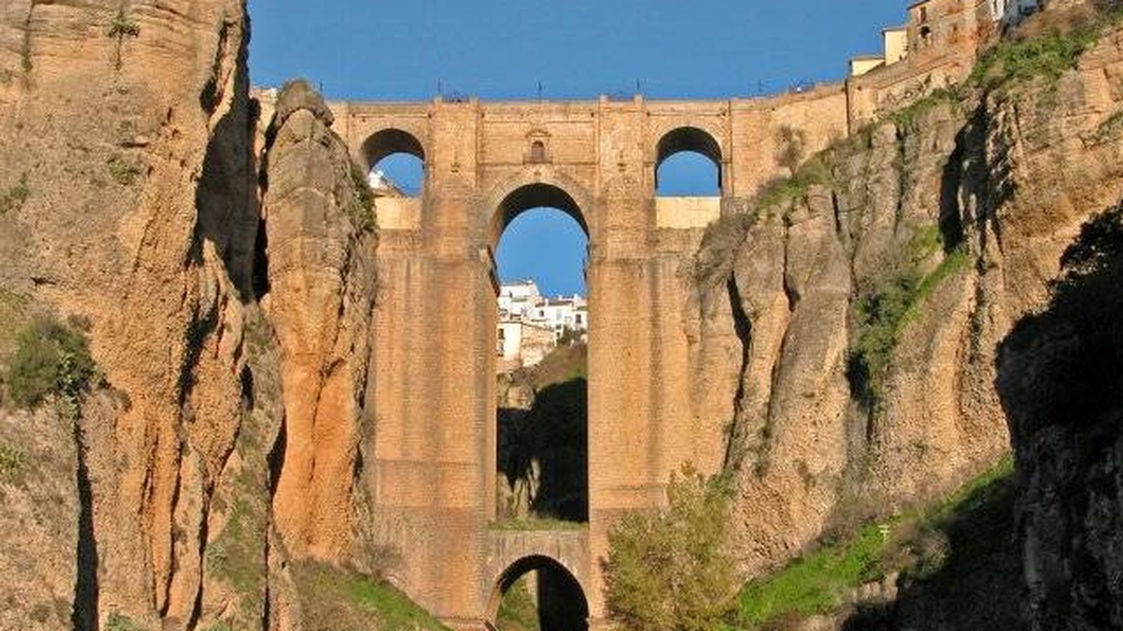 Foto: El Puente Nuevo de Ronda, un lugar romántico por demás. (Foto: Turismo de Ronda)