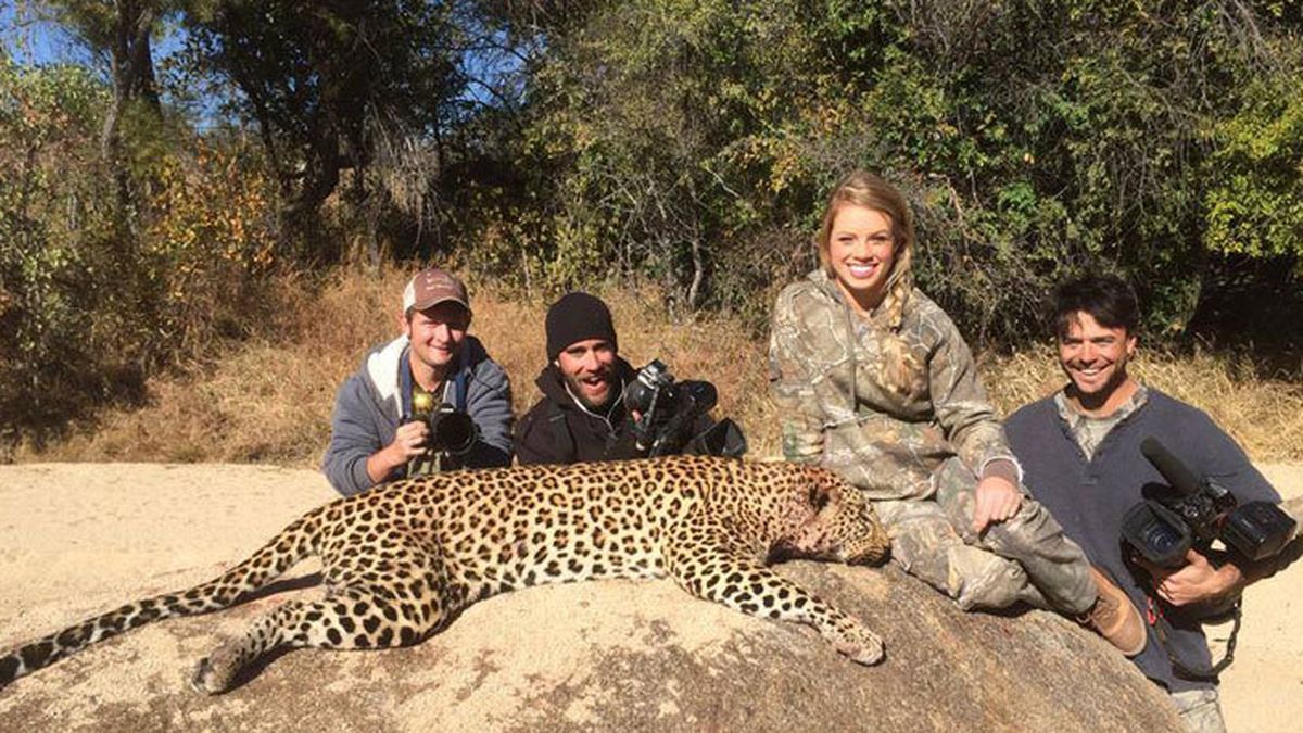 La animadora de 19 años que se siente orgullosa de matar animales salvajes