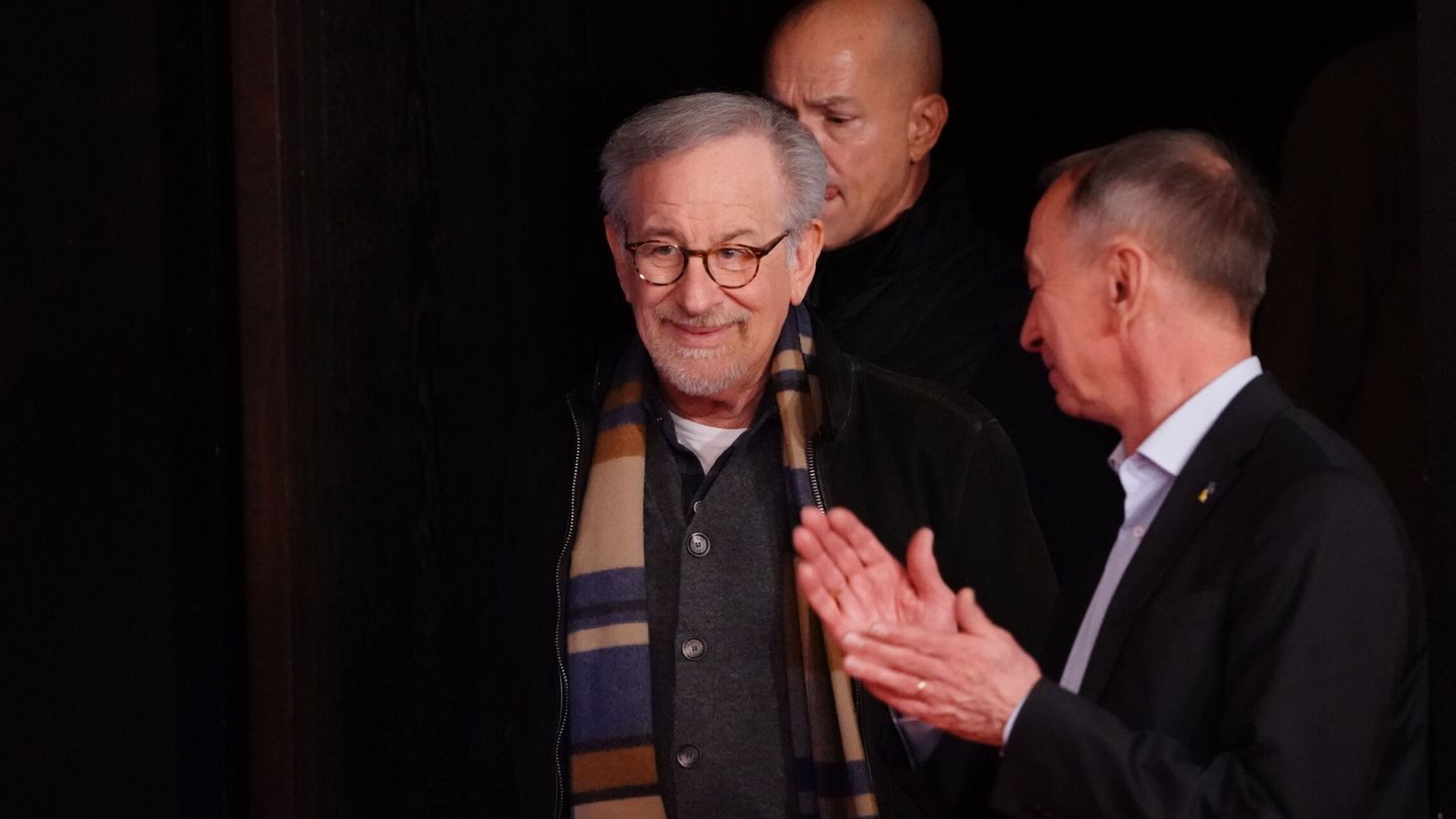 Spielberg llega al Berlinale Palast. (Efe)