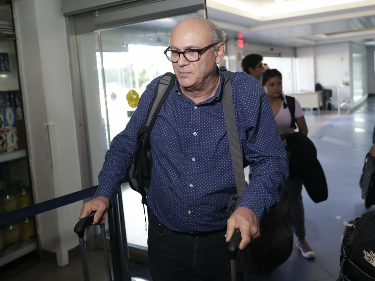 Foto: Carlos Fernando Chamorro, durante su llegada tras 11 meses en el exilio en Costa Rica en 2019. (EFE)
