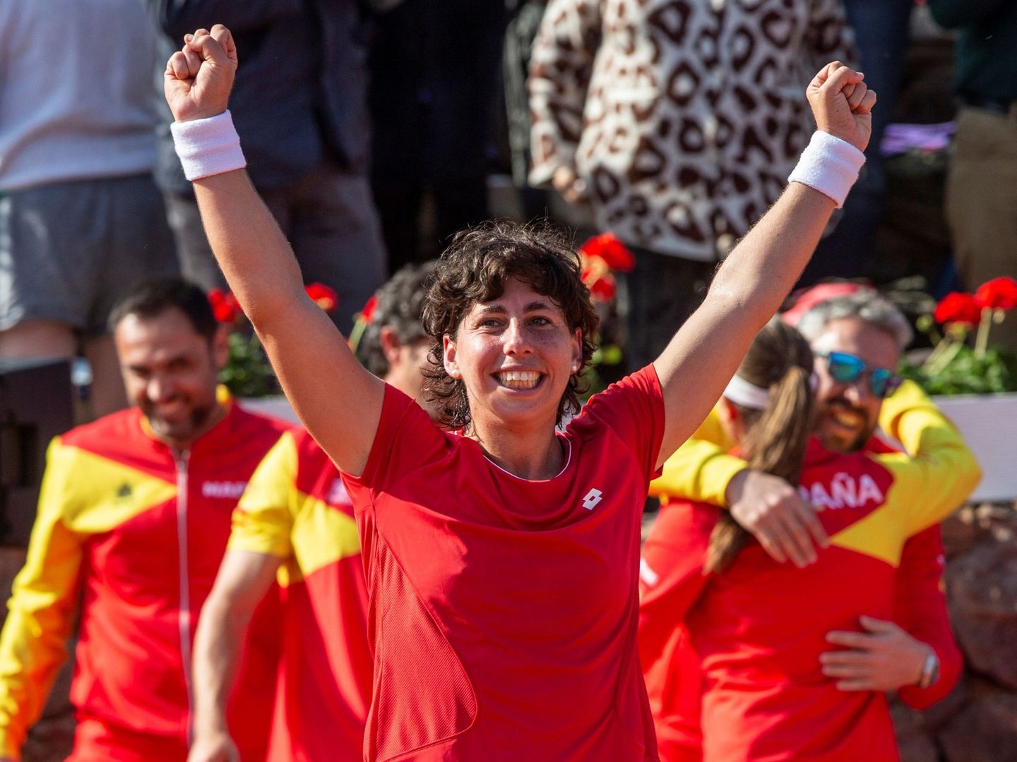 Carla Suaréz celebra el pase de España a la fase final de la Copa Federación, ahora suspendida (EFE)
