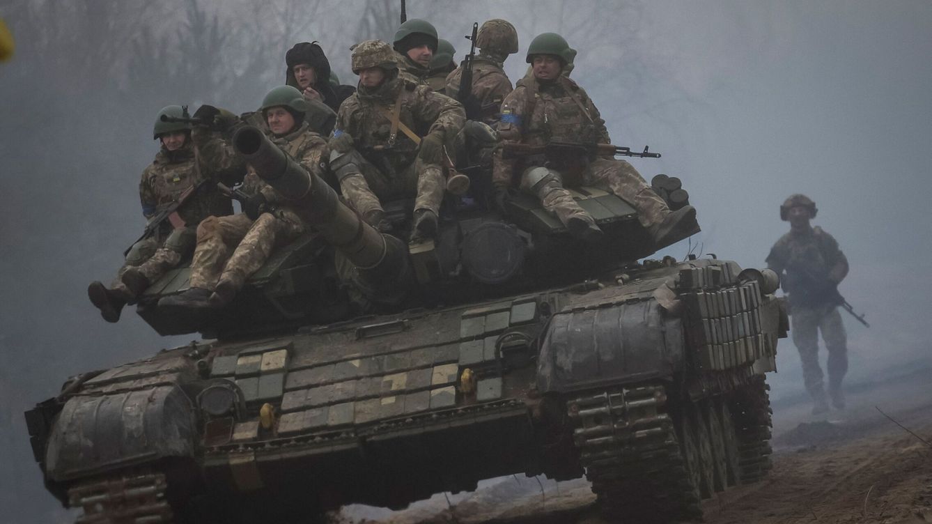 Foto: Militares ucranianos asisten a un simulacro conjunto de las fuerzas armadas, guardias nacionales, fronterizos y el Servicio de Seguridad de Ucrania (SBU). (Reuters/Gleb Garanich)