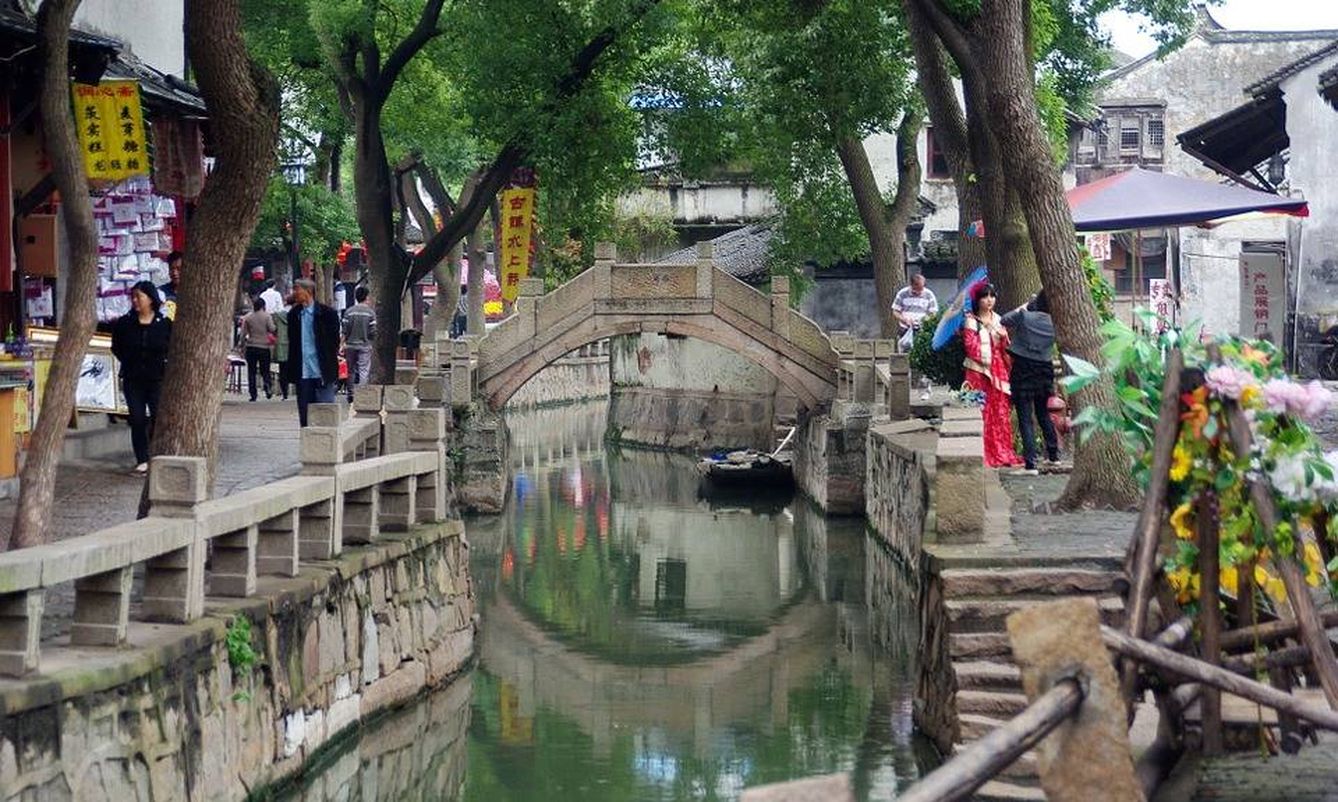 Uno de los encantadores puentes sobre los canales de Suzhou. (CC)