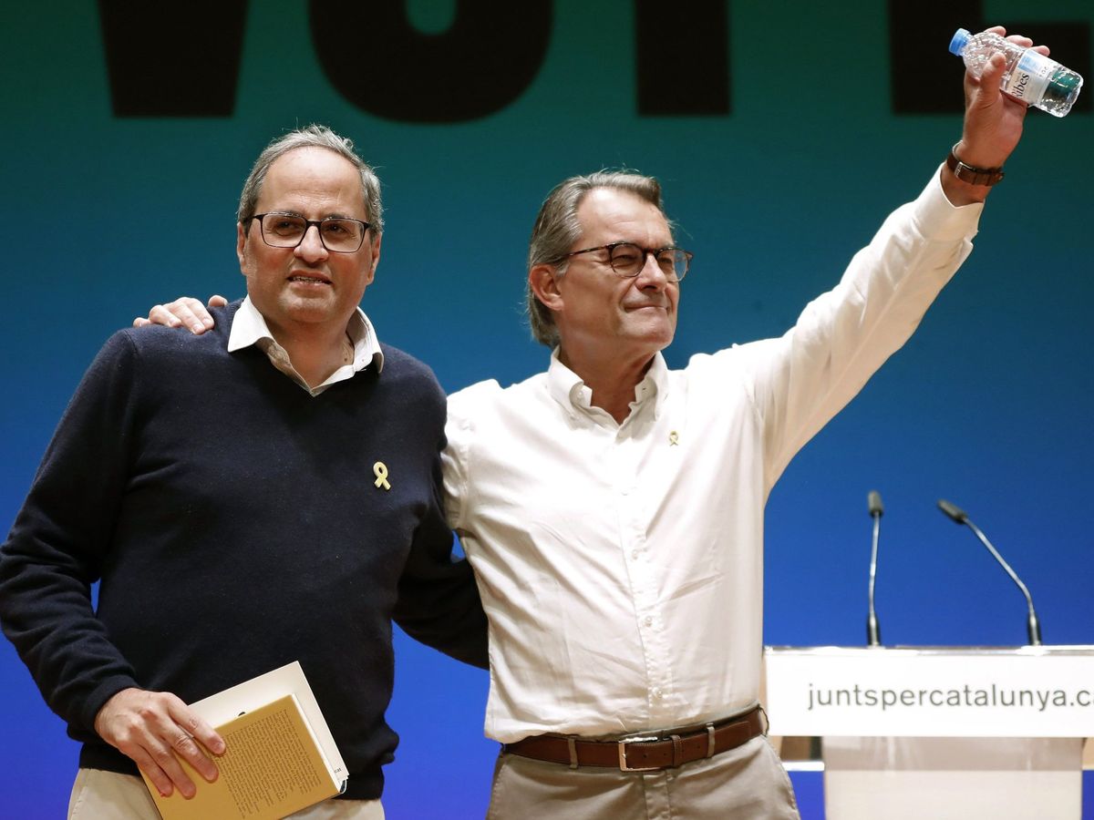 Foto: Artur Mas y Quim Torra, tras su intervención en un acto de Junts per Catalunya. (EFE)