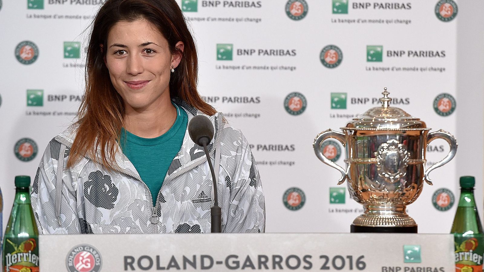 La hispanovenezolana, después de ganar Roland Garros en 2016. (EFE/Christophe Petit Tesson)