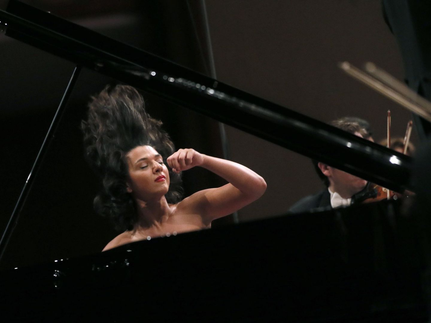 La pianista Khatia Buniatishvili, durante un concierto. (EFE)