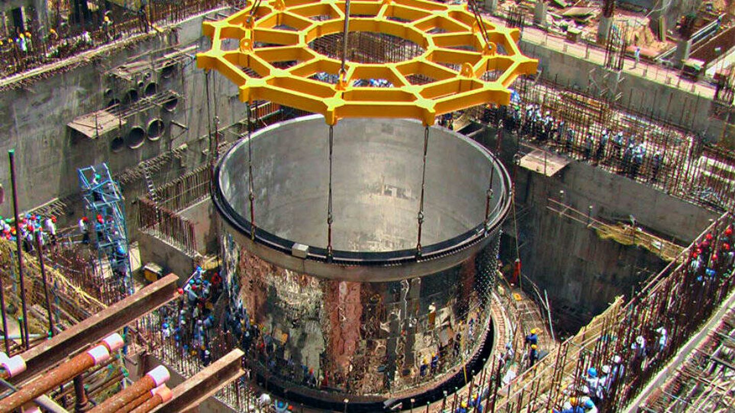 Construcción de un reactor reproductor rápido.