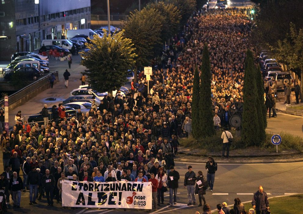 Foto: Miles de personas exigen en arrasate el mantenimiento del empleo de fagor