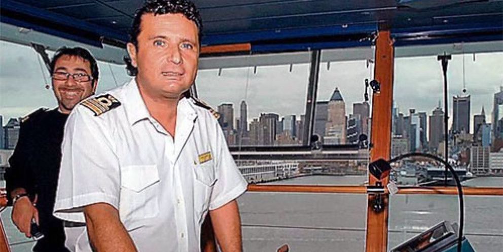 Foto: Schettino, el capitán que hundió un transatlántico y se marchó en taxi