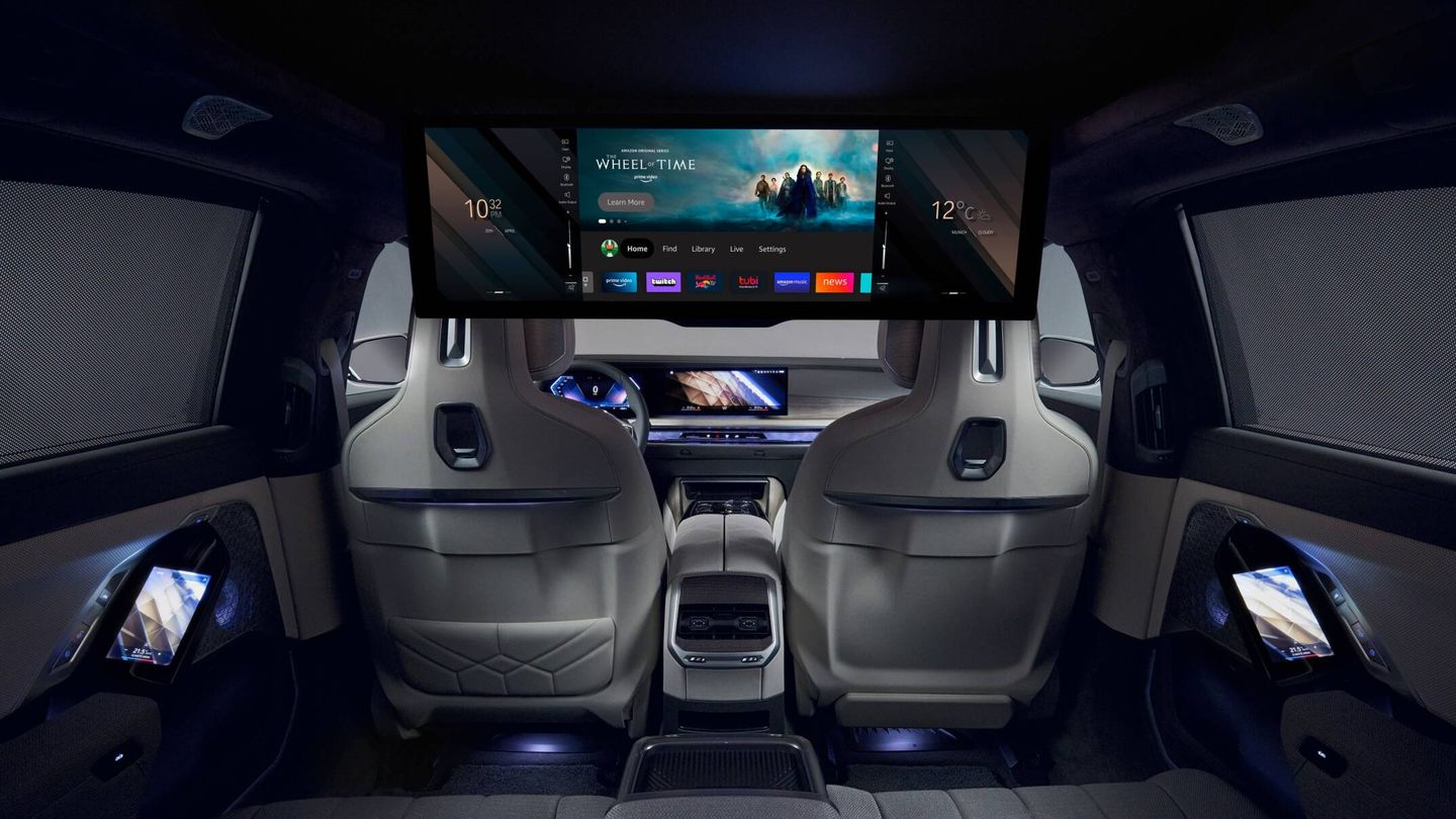 El interior del i7 puede equipar el BMW Theatre Screen, una pantalla de 31,3 pulgadas.