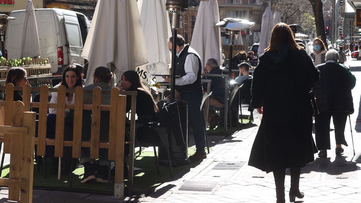 Adiós a las ampliaciones de terrazas: 2.000 bares de Madrid tienen que reducir el espacio