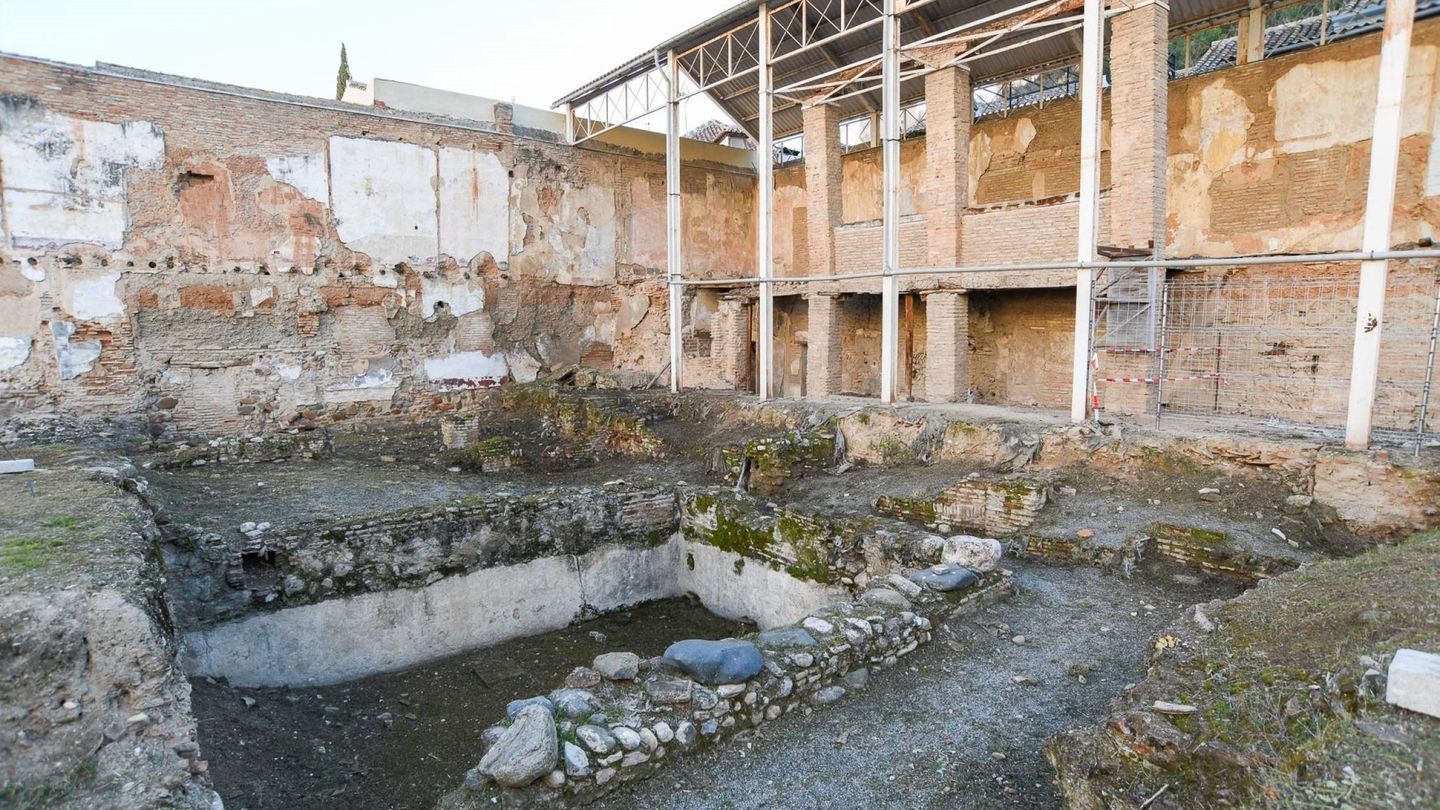 Estado en el que se encontraba el Maristán de Granada cuando en febrero de 2020 comenzaron los trabajos de restauración. (EFE)