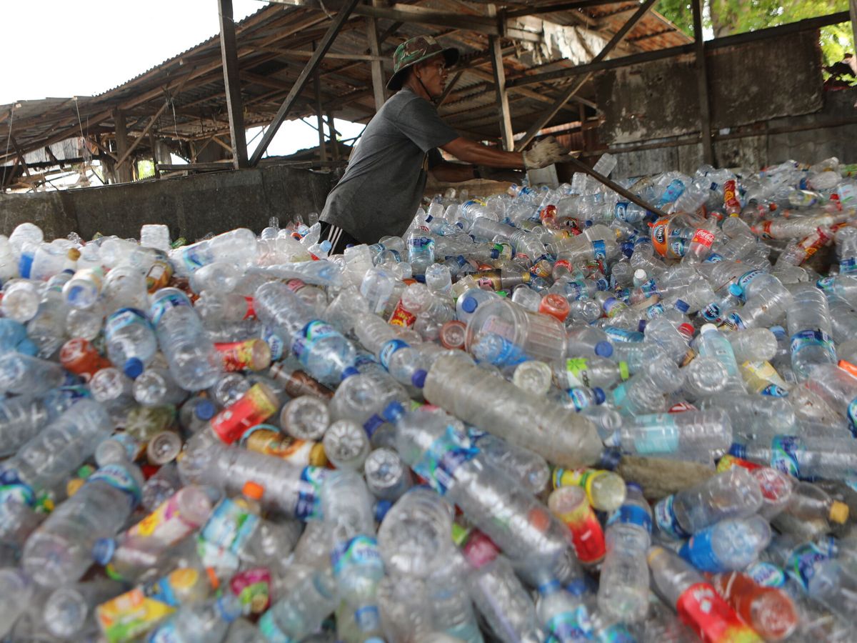 Foto: Residuos plásticos en Indonesia. (EFE)