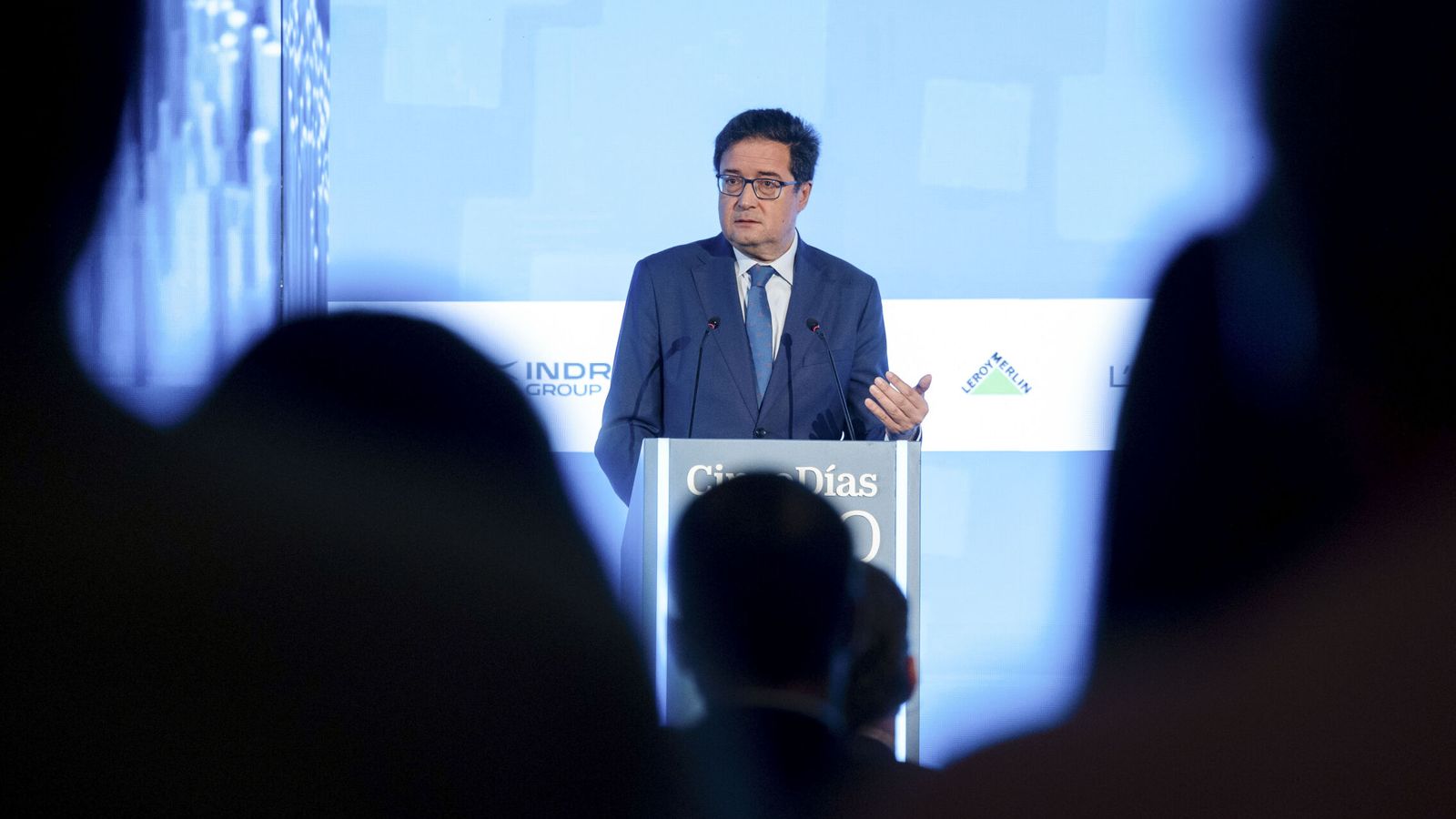 El Gobierno se compromete a subir el sueldo a los funcionarios un 4,5%, pero evita poner fecha