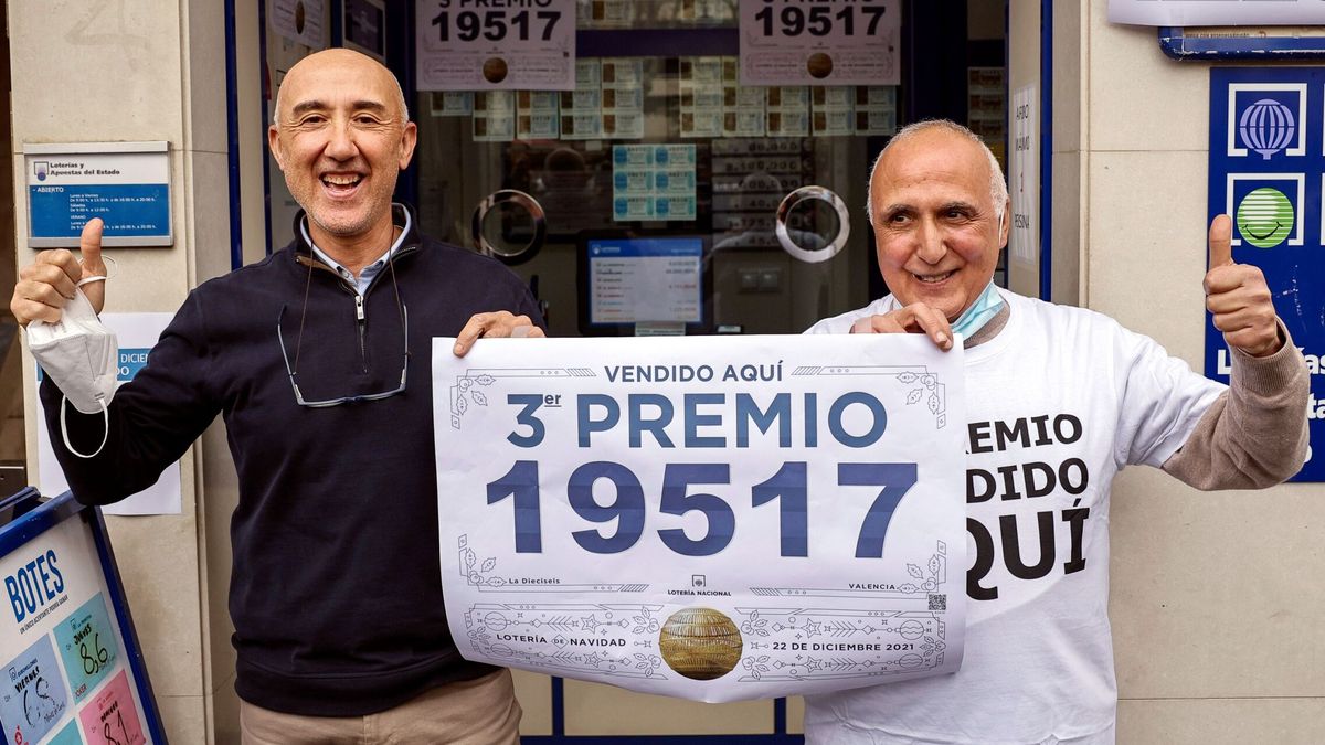 Tercer premio a la constancia en Valencia: 40 años jugando el mismo número de Lotería
