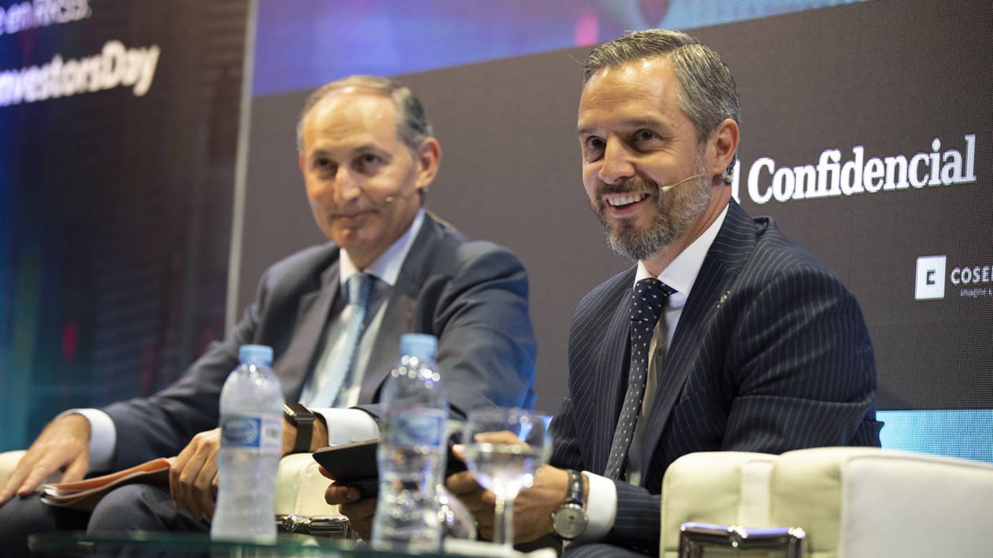 Eduardo Pérez, socio responsable de advisory de BDO; y Juan Bravo, consejero de Hacienda, Industria y Energía de la Junta de Andalucía.
