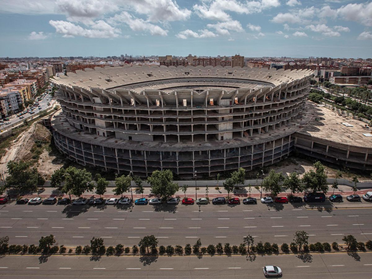 Foto: El Nuevo Mestalla comenzó a construirse hace más de 10 años. (EFE/Biel Aliño)