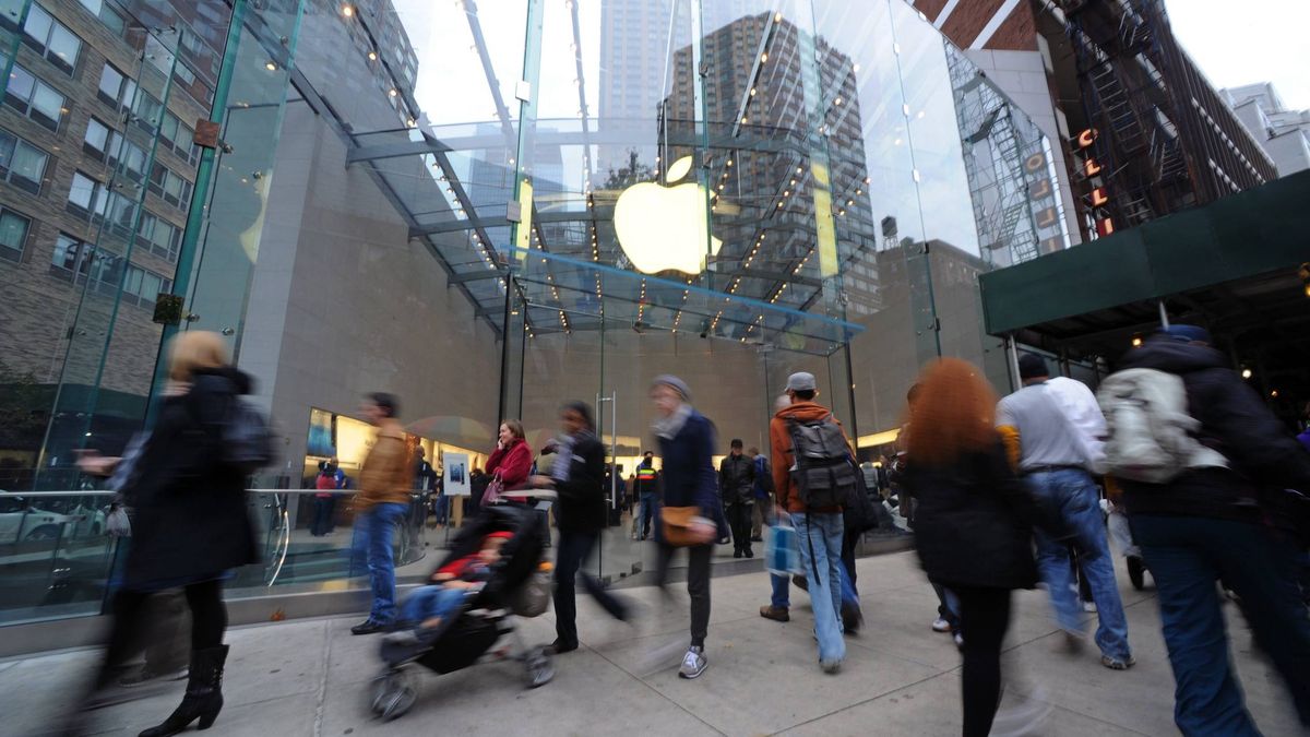 Apple hace historia al entrar en el Dow Jones con una capitalización de 742.000 millones