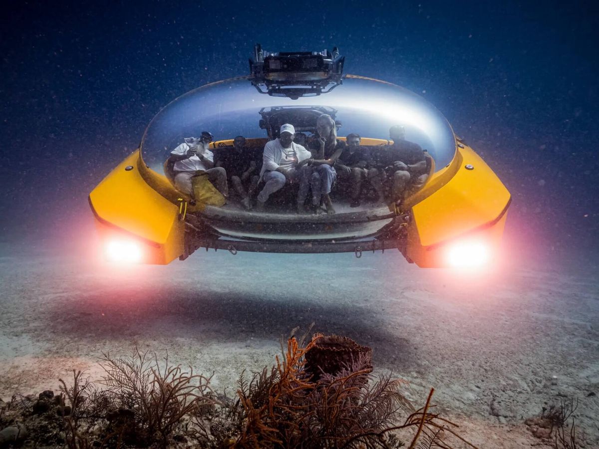 El nuevo submarino transparente para visitar los corales del Caribe o las Maldivas es fantástico