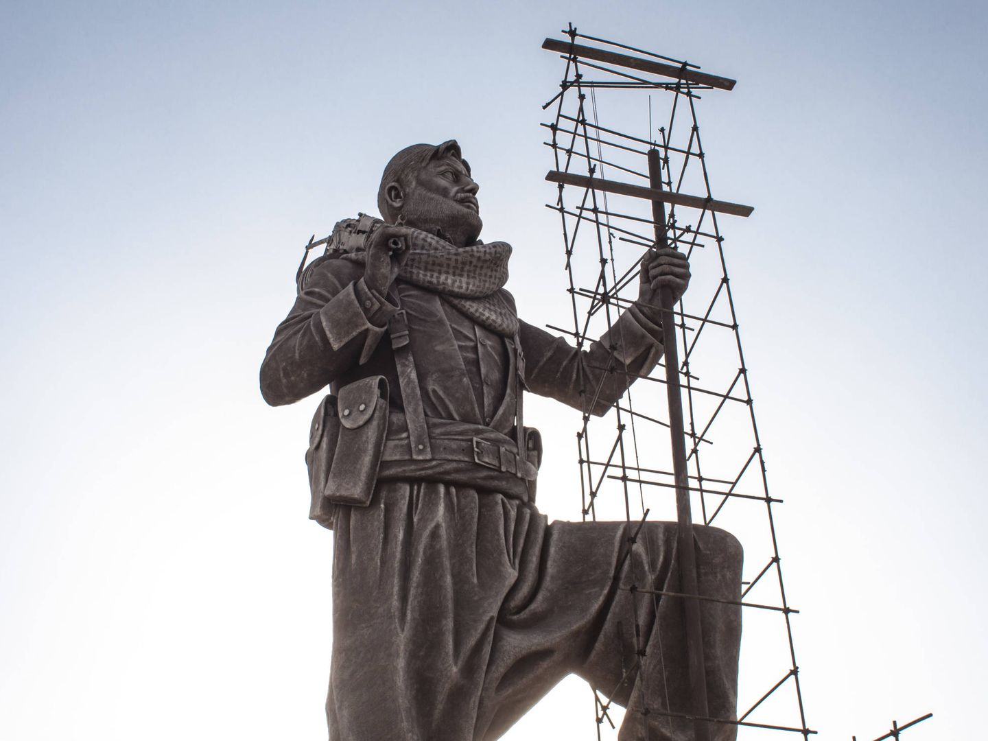 Estatua de homenaje a los peshmerga. (E. Bonet)