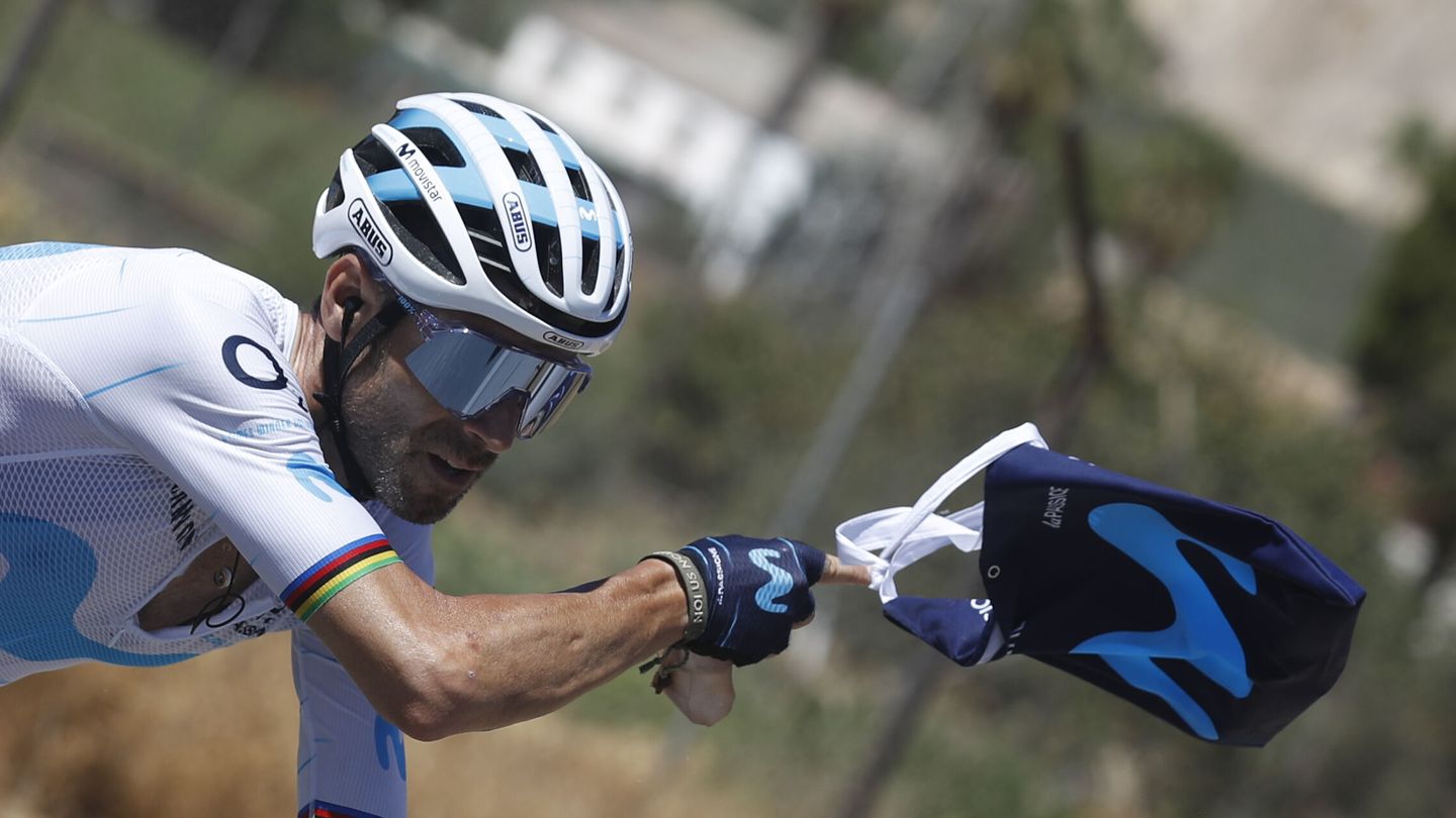 Alejandro Valverde (Movistar), durante la decimoquinta etapa de la Vuelta a España. (EFE/Javier Lizón) 