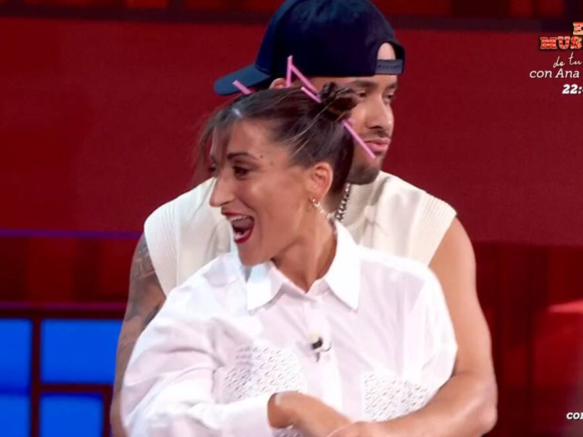 Foto: Susi Caramelo y el cantante Prince Royce bailando en 'Cuentos chinos'. (Mediaset)