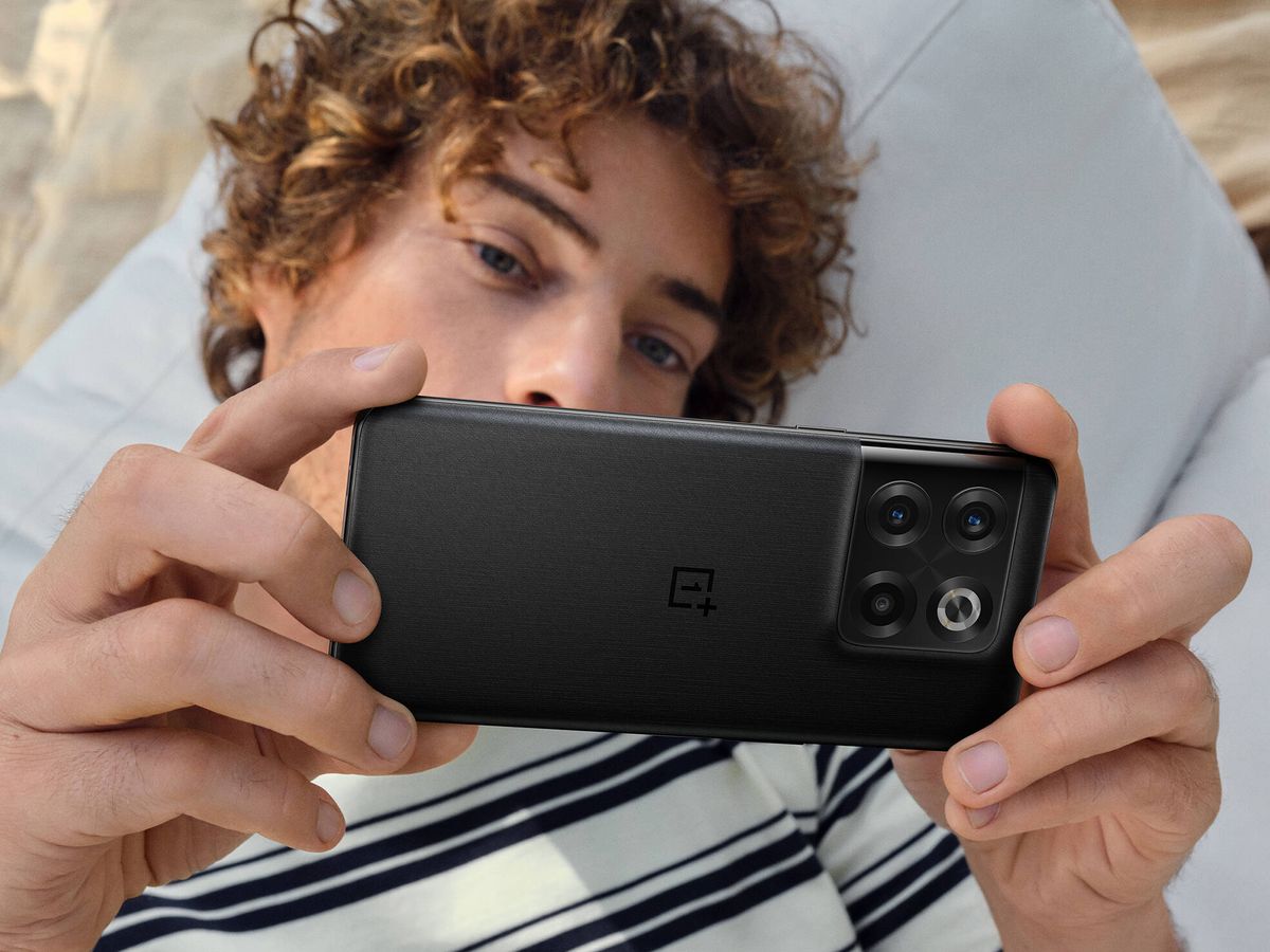 Foto: Días de selfies y novedades: con la nueva temporada empieza el desembarco de propuestas. Aquí, el flamante OnePlus 10T 5G, todo un recién llegado. (Cortesía)