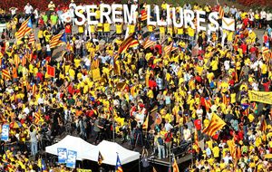 La ‘sociedad civil’ exige a Mas elecciones en tres meses