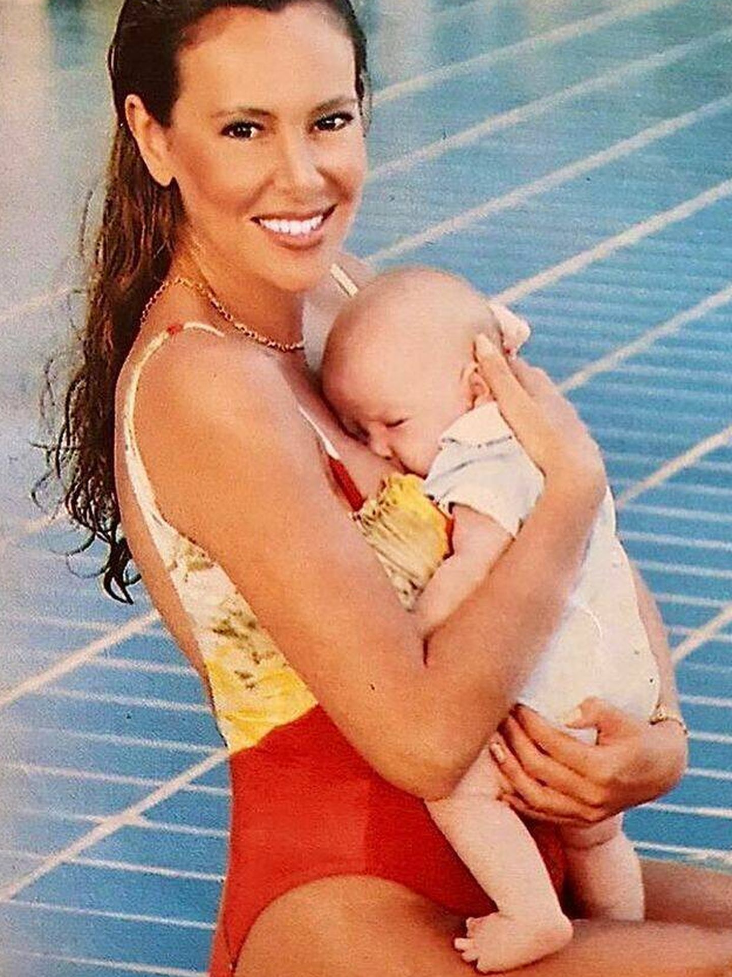 Ana Obregón recuerda a su hijo Aless Lequio con esta foto en las redes sociales de cuando era un bebé. (Instagram/@anagarciaobregon)