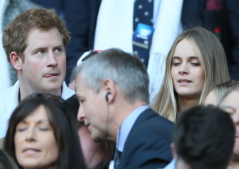 Foto: El príncipe Harry y Cressida Bonas el pasado 9 de marzo en el torneo de rugby Seis Naciones. (I.C.)