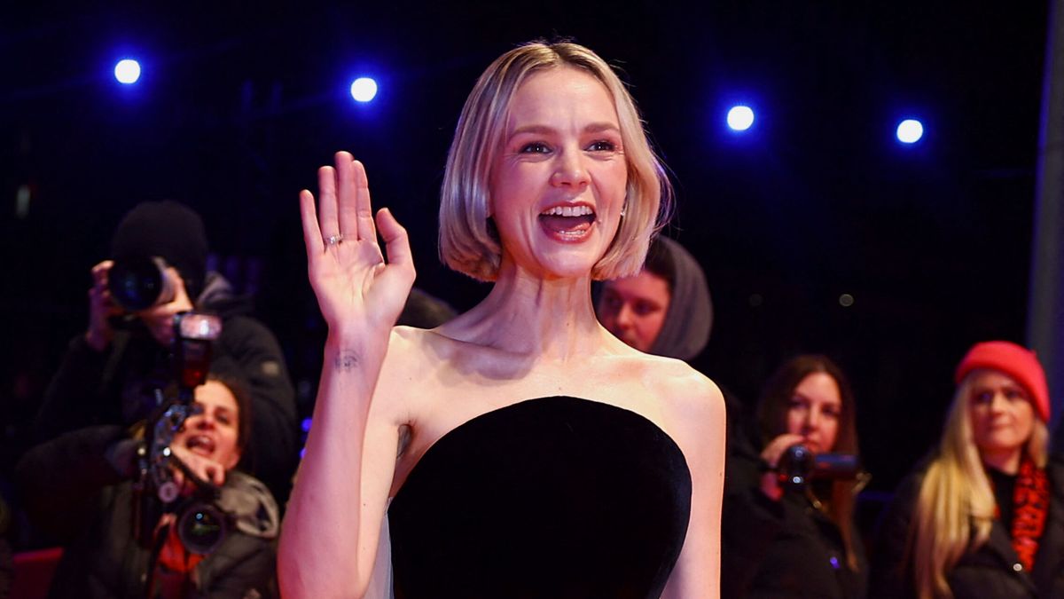 Nueva lección de estilo de Carey Mulligan en la Berlinale: un vestido de pasarela que llevó Irina Shayk