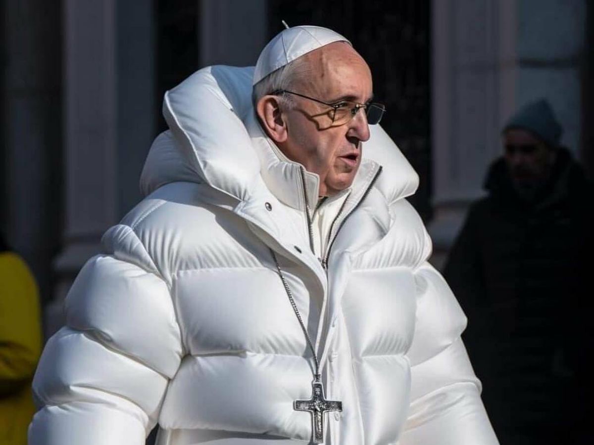 Foto: El papa con un abrigo al estilo Balenciaga, según la IA MidJourney.